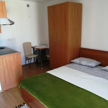 Prenocisca Iris Apartment Sezana Exterior photo