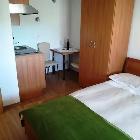 Prenocisca Iris Apartment Sezana Exterior photo